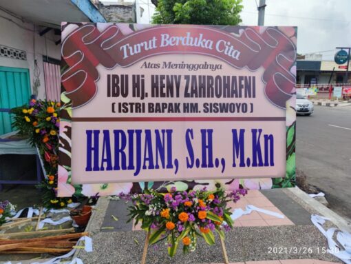 Simak Kelebihan Karangan Bunga Papan Duka Cita Blitar yang Perlu Anda Tahu