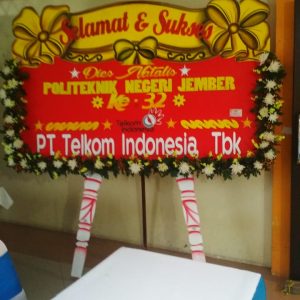 Alasan Memilih Karangan Bunga Papan Ucapan Selamat Jember di toko Kami
